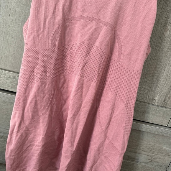 Lululemon - Picture 4 of 5